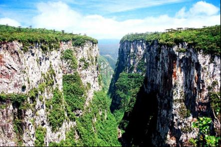 Itaimbezinho canyon aparados da Serra National Park - Foto: Valdiney Pimenta (Licen